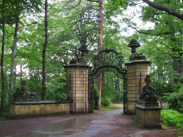 Zdjęcie z Polski - Książ - brama ogrodu.