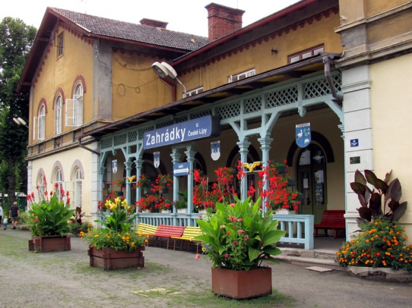 Zdjęcie z Czech - Stacja kolejowa Zahradky.