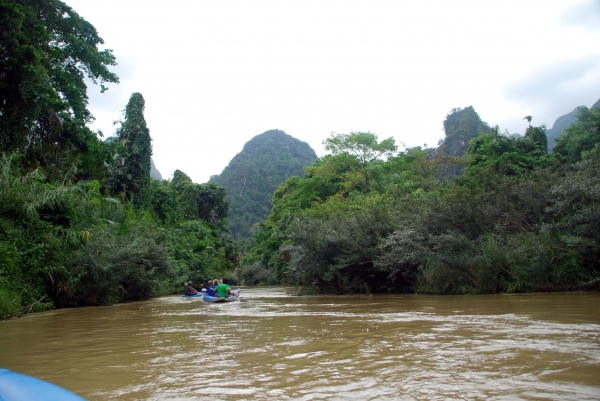 Zdjęcie z Tajlandii - Rzeka Khao Sok plynie...