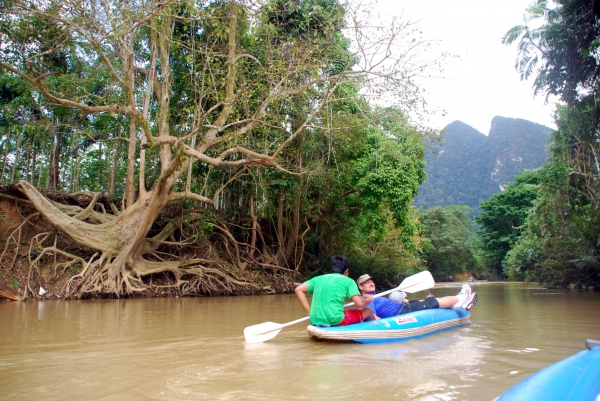Zdjęcie z Tajlandii - Na rzece Khao Sok River