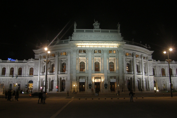 Zdjęcie z Austrii - Burgtheater nocą