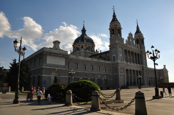 Zdjęcie z Hiszpanii - Katedra przed Pałacem 