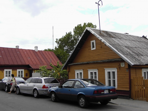 Zdjęcie z Litwy - ulica z domkami 