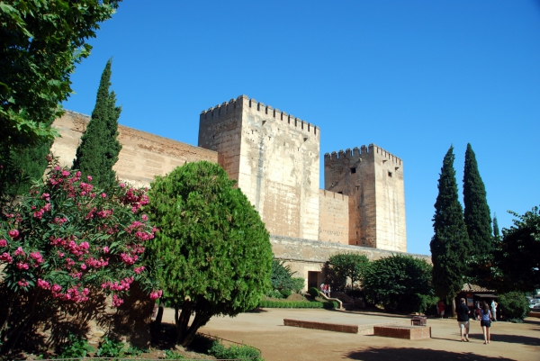 Zdjęcie z Hiszpanii - Mury warowne Alhambry