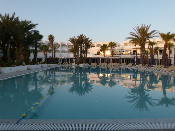 Zdjęcie z Tunezji - Glowny basen.