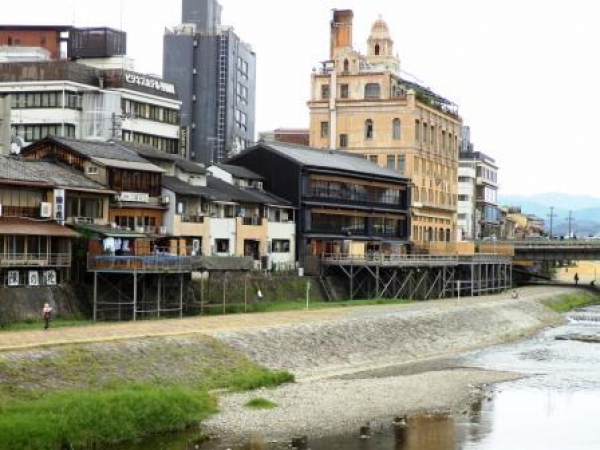Zdjęcie z Japonii - Kioto nad rzeką Komo-gawa