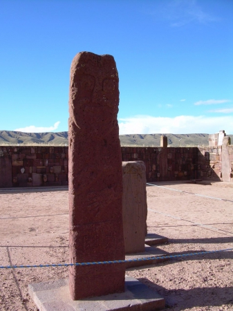 Zdjęcie z Boliwii - monolit z Tiahuanaco