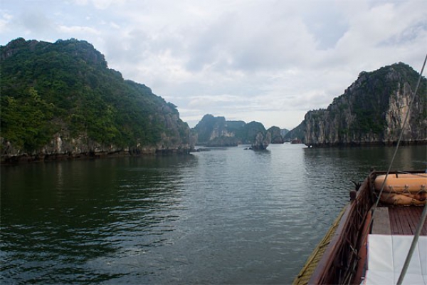 Zdjęcie z Wietnamu - rejs po zatoce