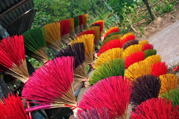 Zdjęcie z Wietnamu - hue - szczotki w kolorach
