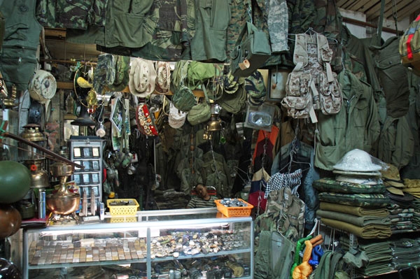 Zdjęcie z Wietnamu - sklep wojskowy - saigon