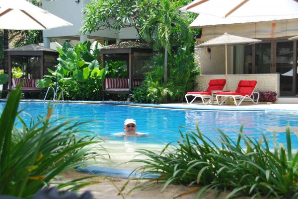 Zdjęcie z Indonezji - Sie moczenie w basenie :)