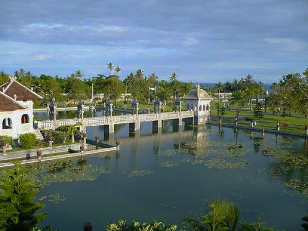 Zdjęcie z Indonezji - Palac Wodny Taman Ujung