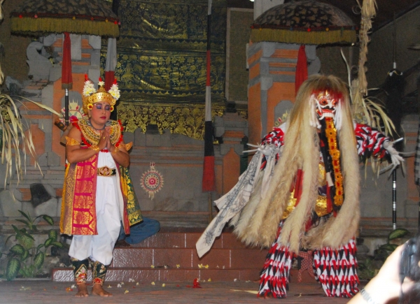 Zdjęcie z Indonezji - Tradycyjny teatr balijski