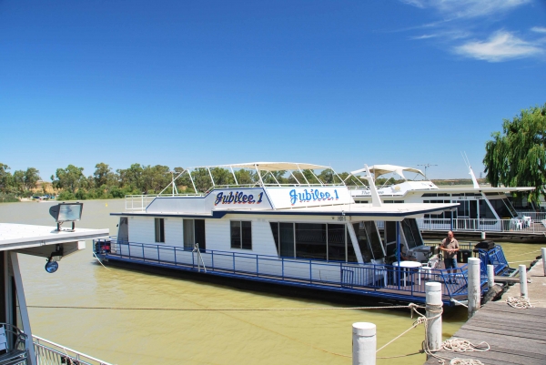 Zdjęcie z Australii - Houseboaty na rzece