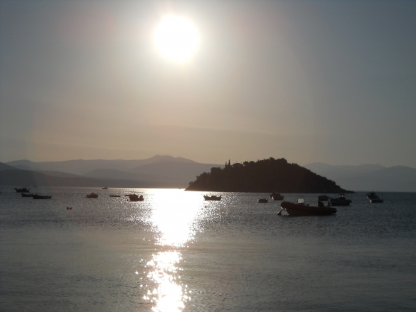 Zdjęcie z Grecji - Widok z Tolo na wysepkę