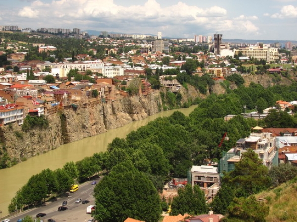 Zdjęcie z Gruzji - Widok ze wzgórza Narikała