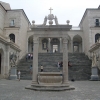 Zdjęcie z Włoch - Dziedziniec klasztoru benedyktynów