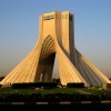 Teheran - Zdjęcie Teheran - I na koniec - symbol miasta - pomnik wzniesiony na 2500-lecie Persji, w 1971 roku. Obecnie znany jako Pomnik Wolności, Azadi.