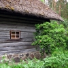 Zdjęcie z Łotwy - Ryski skansen - chata jak więzienie.