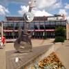 Zdjęcie z Łotwy - Lipawa - Pomnik Gitary w Alei Sław.