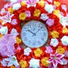 Zdjęcie z Tajlandii - zegary ustrojone świezymi kwiatami; sam zegar oczywiście zepsuty:)