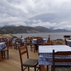 Zdjęcie z Grecji - Paleochora - restauracja z widokiem na morze. Aż się chce przysiąść, zamówić kawę... i patrzeć.
