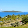 Zdjęcie z Nowej Kaledonii - La Promenade -wysadzana palmami ulica wzdłuż plazy