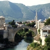  - Zdjęcie  - słynny most turecki w Mostarze - w 2004 roku ukończono jego rekonstrukcję po zburzeniu przez Chorwatów w 1993 roku