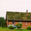 Zdjęcie z Norwegii - zwykłe domy norweskie z eko-dachami (torvtak) które za każdym razem wzbudzały mój zachwyt! 