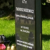 Zdjęcie z Polski - nagrobek Różewicza na cmentarzyku przy Vangu- był dla nas zaskoczeniem...