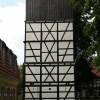 Zdjęcie z Polski - Dzwonnica stoi osobno z dala; taki był m.in jeden z warunków budowy