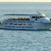 Zdjęcie z Cypru - po wodach w okolicach Paphos kilka razy dziennie pływa sobie taki stateczek..., to krótki 