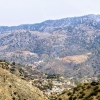 Zdjęcie z Cypru - maleńkie wioski w górach Troodos prawie niewidoczne między wzgórzami
