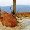Zdjęcie z Cypru - odwiedzamy małą, rodzinną winiarnię, których w Górach jest w każdej wiosce mnóstwo