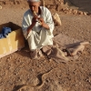 Zdjęcie z Maroka - właściciel kameleona grał na fujarce
