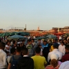 Zdjęcie z Maroka - zbierają się tłumki na Jemma-el-Fna