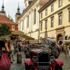 Zdjęcie z Czech - zabytkowe samochody na uliczkach Malej Strany mozna spotkac co krok