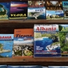 Zdjęcie z Albanii - nawet albumy i przewodniki jakieś takie stare, pogięte i zakurzone:) 