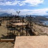 Zdjęcie z Albanii - rycerskie "krzesełka" na tarasie słonecznym z kutego żelaza