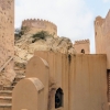 Zdjęcie z Omanu - Fort Nakhal - wchodzimy na dziedziniec Fortu