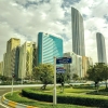 Zdjęcie z Zjednoczonych Emiratów Arabskich - jazda po Corniche:) , aż samo się prosi, żeby napisać: po Korniszonie:) 