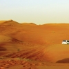 Zdjęcie z Zjednoczonych Emiratów Arabskich - przez piaski pustyni....