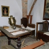 Zdjęcie z Polski - zamkowe eksponaty muzealne (wszystkie przedmioty znalezione na zamku) i w pobliżu...