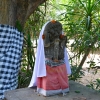 Zdjęcie z Indonezji - Cmentarne straszydlo - a strach sie bac