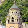 Zdjęcie z Włoch - oczywiście, jak wszędzie tutaj - majolikowa kopuła dzwonnicy Katedry Św. Andrzeja Apostoła
