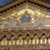 Zdjęcie z Włoch - wyzoomowana attyka katedry lśni we wczesno popołudniowym słońcu...