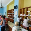 Zdjęcie z Kuby - skromne wyposażenie apteki, gdzie hawańczycy wykupują leki 