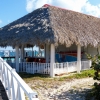 Zdjęcie z Kuby - większość hoteli na tej wyspie posiada takie drewniane chodniki na plażę