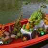 Zdjęcie z Tajlandii - Tajskie swieto plonow - lodzie wypelnione produktami rolnymi