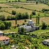 Zdjęcie z Albanii - widok na "Ołowiany Meczet" - ponoć jego dach pokryty jest właśnie ołowiem 